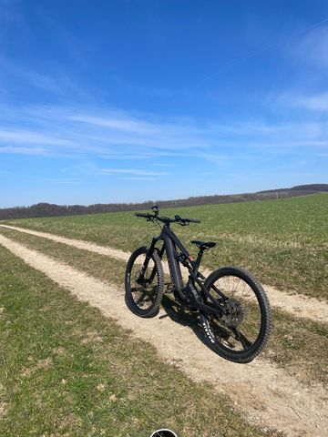 Gebrauchtes Canyon Strive:ON Shimano Deore 2023 Mountainbike, Schwarz — Bild 6 von 9
