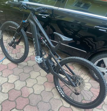 Gebrauchtes Canyon Strive:ON Shimano Deore 2023 Mountainbike, Schwarz — Bild 4 von 9