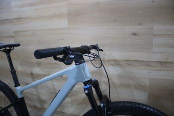Käytetty Focus RAVEN 8.8 2023 2023 Mountainbike — kuva 2 / 5
