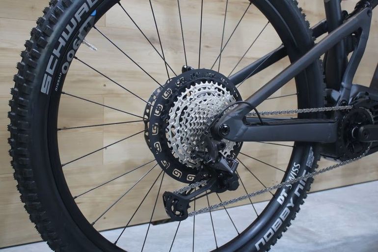 Used Focus THRON² 6.9 2023 Mountainbike, Black — image 2 of 7