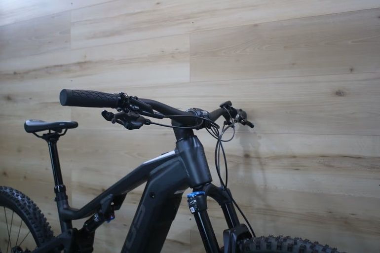 Used Focus THRON² 6.9 2023 Mountainbike, Black — image 4 of 7