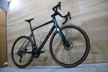 Used Scott Addict 20 2024 2024 Road & Gravel, Green — image 2 of 6