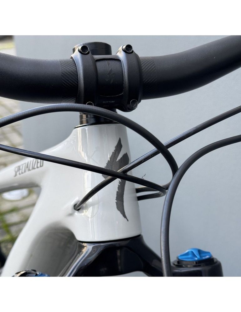 Used Specialized Enduro Expert 2022 Mountainbike, White — image 8 of 10
