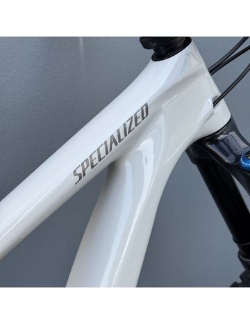 Used Specialized Enduro Expert 2022 Mountainbike, White — image 6 of 10