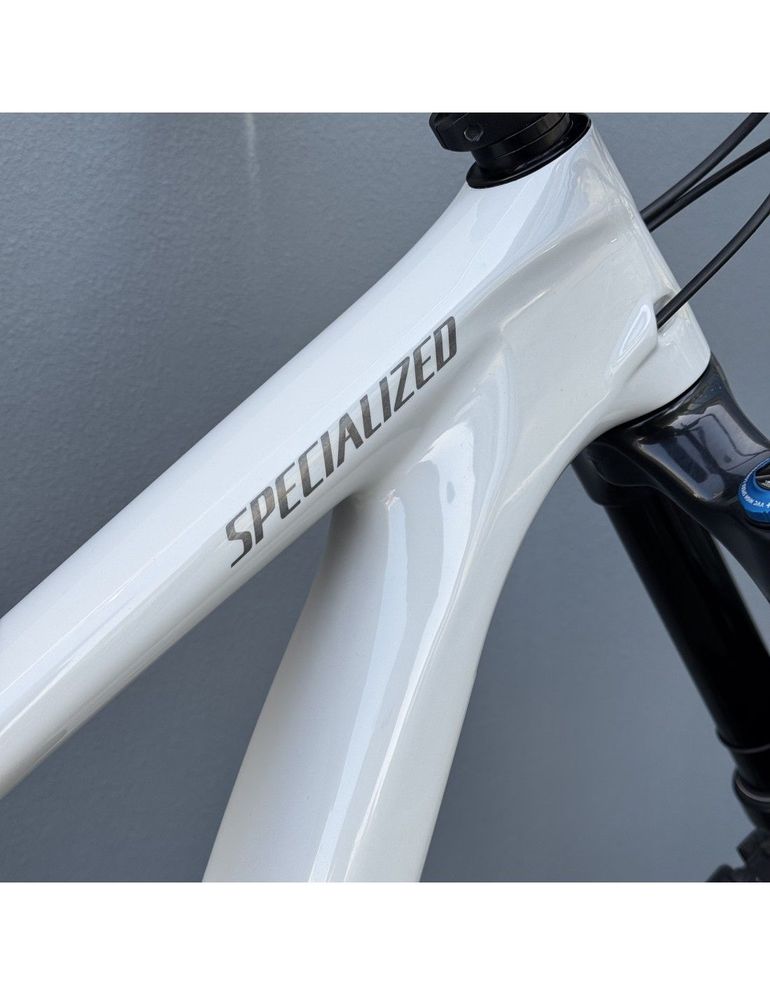 Used Specialized Enduro Expert 2022 Mountainbike, White — image 6 of 10