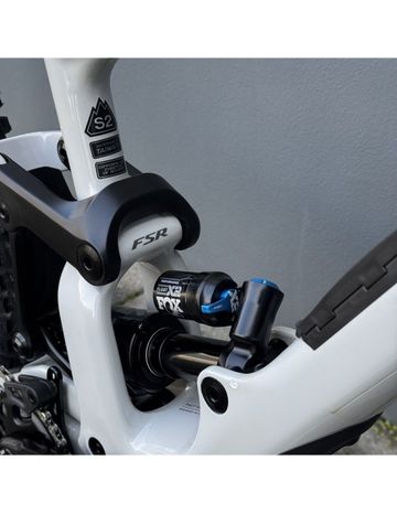 Used Specialized Enduro Expert 2022 Mountainbike, White — image 5 of 10