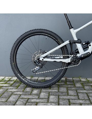 Used Specialized Enduro Expert 2022 Mountainbike, White — image 10 of 10