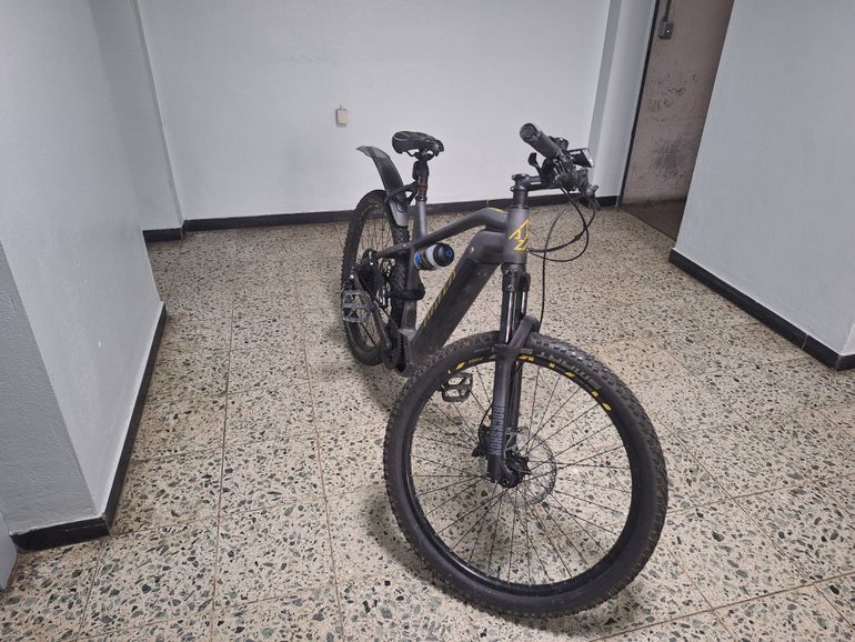 Tweedehands Kayza 2023 Mountainbike — afbeelding 2 van 11