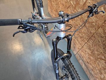 Gebrauchtes Pivot FIREBIRD Ride SLX/XT 2024 2024 Mountainbike, Hellgrau, 29 — Bild 6 von 6