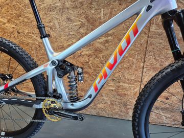 Gebrauchtes Pivot FIREBIRD Ride SLX/XT 2024 2024 Mountainbike, Hellgrau, 29 — Bild 3 von 6