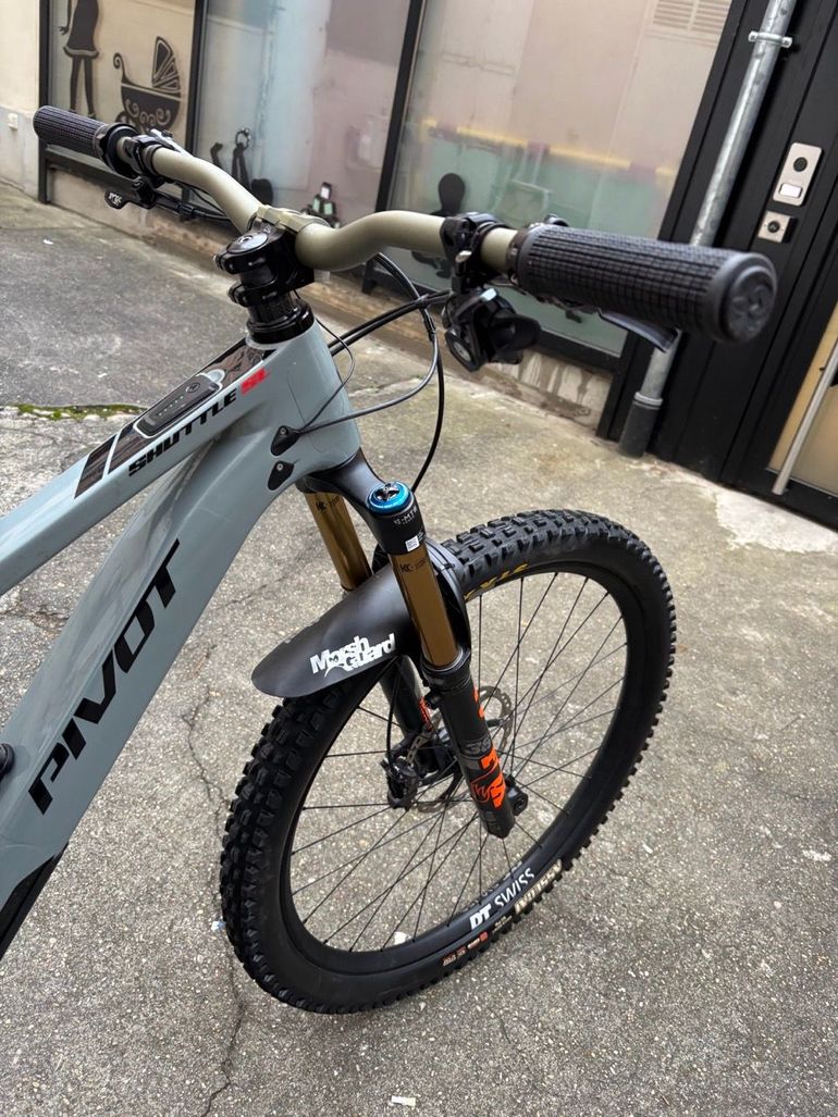 Used Pivot Shuttle SL Pro X01 2023 Mountainbike, Hellgrau — image 6 of 6