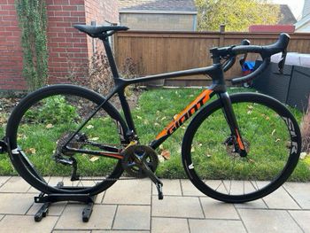 Used Giant TCR Advanced Pro 1 Disc 2017 2017 Road & Gravel, Black — image 1 of 9