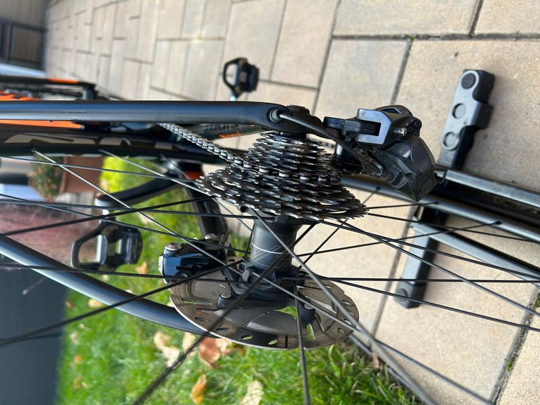 Used Giant TCR Advanced Pro 1 Disc 2017 2017 Road & Gravel, Black — image 4 of 9