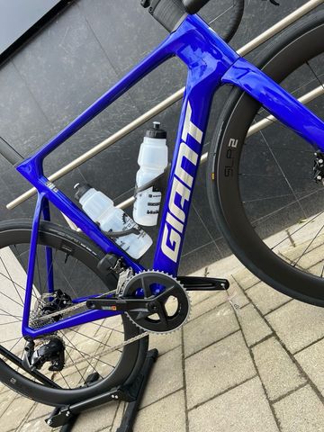 Used Giant Propel Advanced 1 2024 2024 Road & Gravel, Blue — image 4 of 5