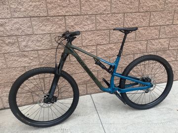 Used Rocky Mountain Instinct A10 Shimano 2023 2023 Mountainbike, Green, 27.5, 29 — image 2 of 9