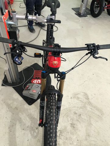 Tweedehands Rotwild R.X1000 ULTRA 2024 2024 Mountainbike — afbeelding 2 van 12