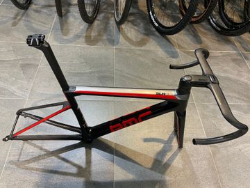 BMC Teammachine SLR01 DISC ONE 2020 Frameset 2020 Road & Gravel usato, Nero — immagine 3 di 3