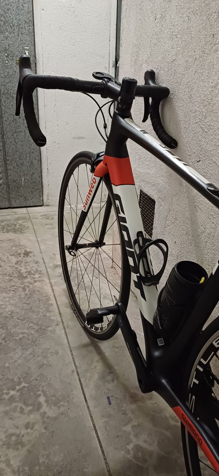 Used Giant TCR Advanced Pro Team 2019 2019 Road & Gravel, Schwarz — image 1 of 6