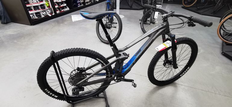 Used Lapierre ZESTY AM FIT 5.0 2020 2020 Mountainbike, Light Gray — image 1 of 5
