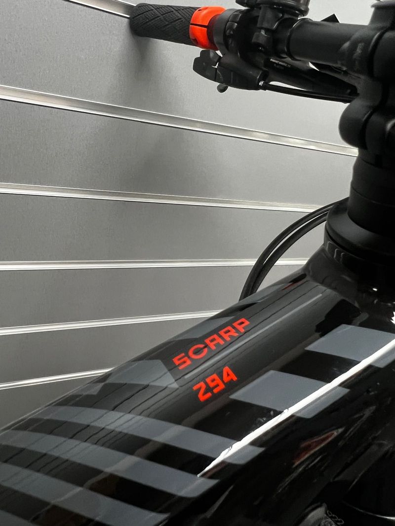 Tweedehands KTM SCARP 294 2023 2023 Mountainbike — afbeelding 5 van 5