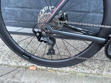 Trek Émonda SL 5 Disc 2022 2022 Road & Gravel usato, Grigio chiaro — immagine 3 di 8