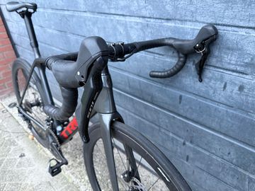 Trek Émonda SL 5 Disc 2022 2022 Road & Gravel usato, Grigio chiaro — immagine 5 di 8