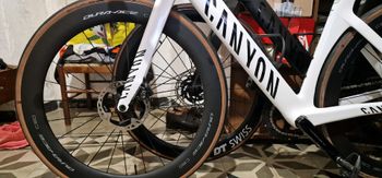 Canyon Aeroad CFR MVDP 2024 2024 Road & Gravel usato, Bianco — immagine 2 di 10