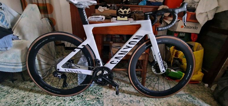 Canyon Aeroad CFR MVDP 2024 2024 Road & Gravel usato, Bianco — immagine 10 di 10