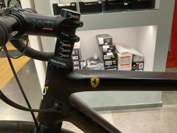 Colnago V1-r Ferrari Disk 2017 Road & Gravel de segunda mano, Negro — imagen 8 de 9
