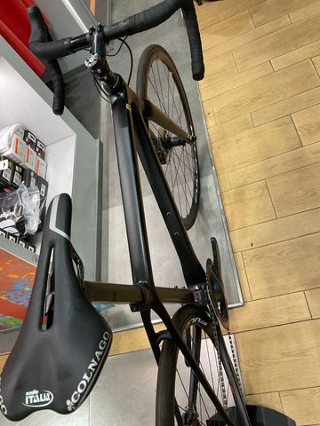 Colnago V1-r Ferrari Disk 2017 Road & Gravel de segunda mano, Negro — imagen 5 de 9