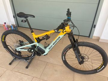 Použité Rocky Mountain Altitude Powerplay A50 Shimano 2023 2023 MTB