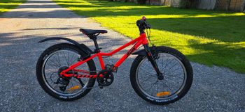 Used Corratec Corratec Bow 20 Zoll leichtes Kinderfahrrad MTB tuned 2023 Mountainbike, Red — image 1 of 15