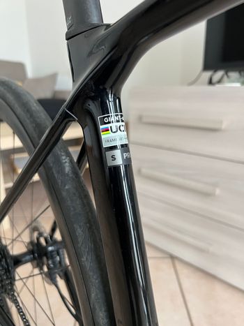 Used Giant TCR Advanced Pro 1 Di2 2025 2025 Road & Gravel — image 2 of 17
