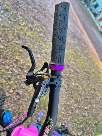 Used Specialized Women's Stumpjumper Comp Carbon 27.5—Mixtape LTD 2019 2019 Mountainbike, Purple, 27.5 — image 4 of 6