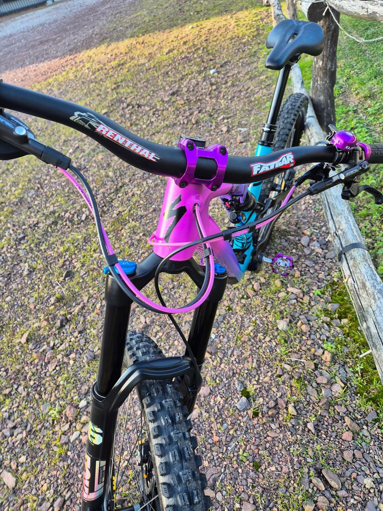 Used Specialized Women's Stumpjumper Comp Carbon 27.5—Mixtape LTD 2019 2019 Mountainbike, Purple, 27.5 — image 6 of 6