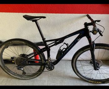 Used Specialized Pro Carbon 2017 Mountainbike, Black — image 1 of 5