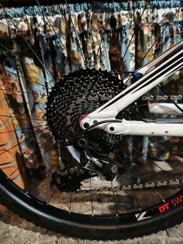 Specialized Epic Comp Carbon 29 World Cup 2016 2016 Mountainbike usato, Bianco — immagine 2 di 13