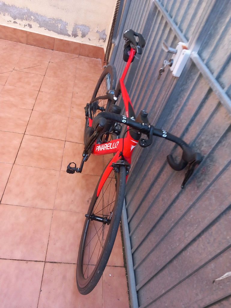 Used Pinarello DOGMA F DURA ACE Di2 Rim 2024 2024 Road & Gravel, Rojo — image 2 of 6
