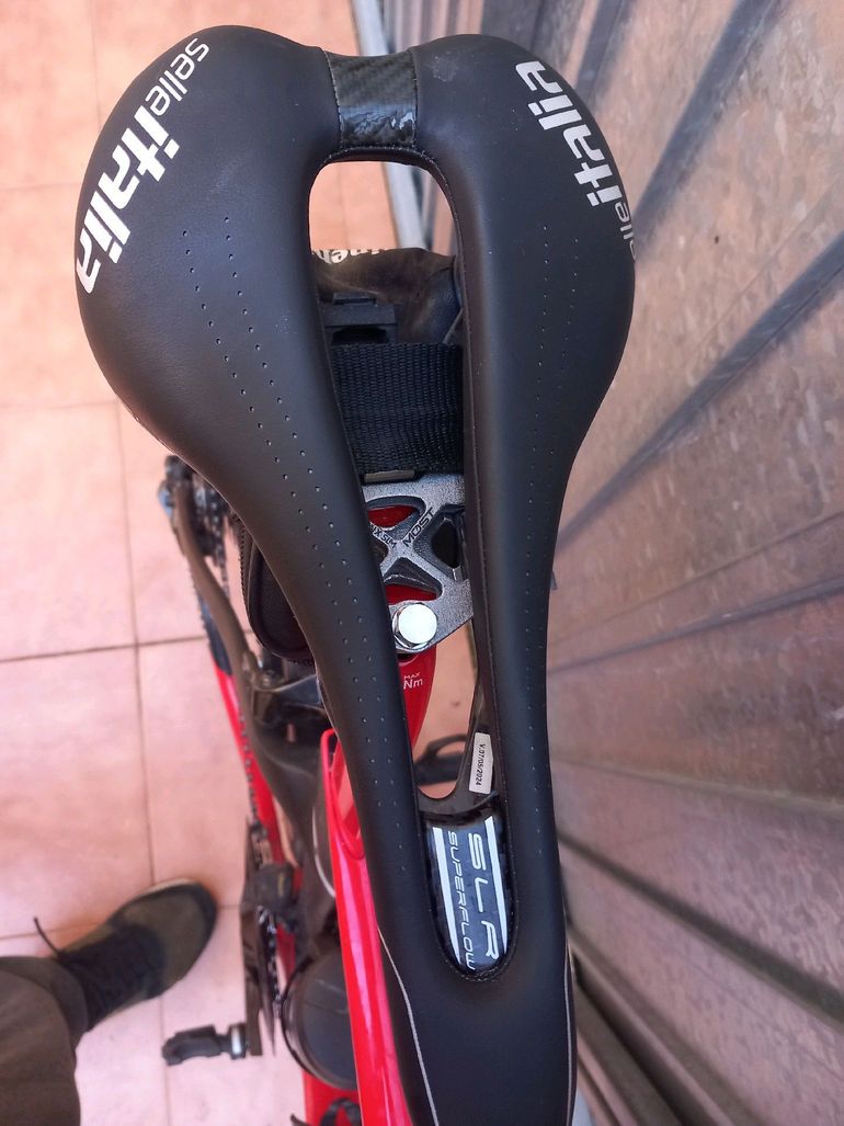 Used Pinarello DOGMA F DURA ACE Di2 Rim 2024 2024 Road & Gravel, Rojo — image 5 of 6