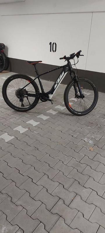KTM MACINA TEAM 272 GLORIOUS 2021 2021 Mountainbike usato, Nero — immagine 2 di 6