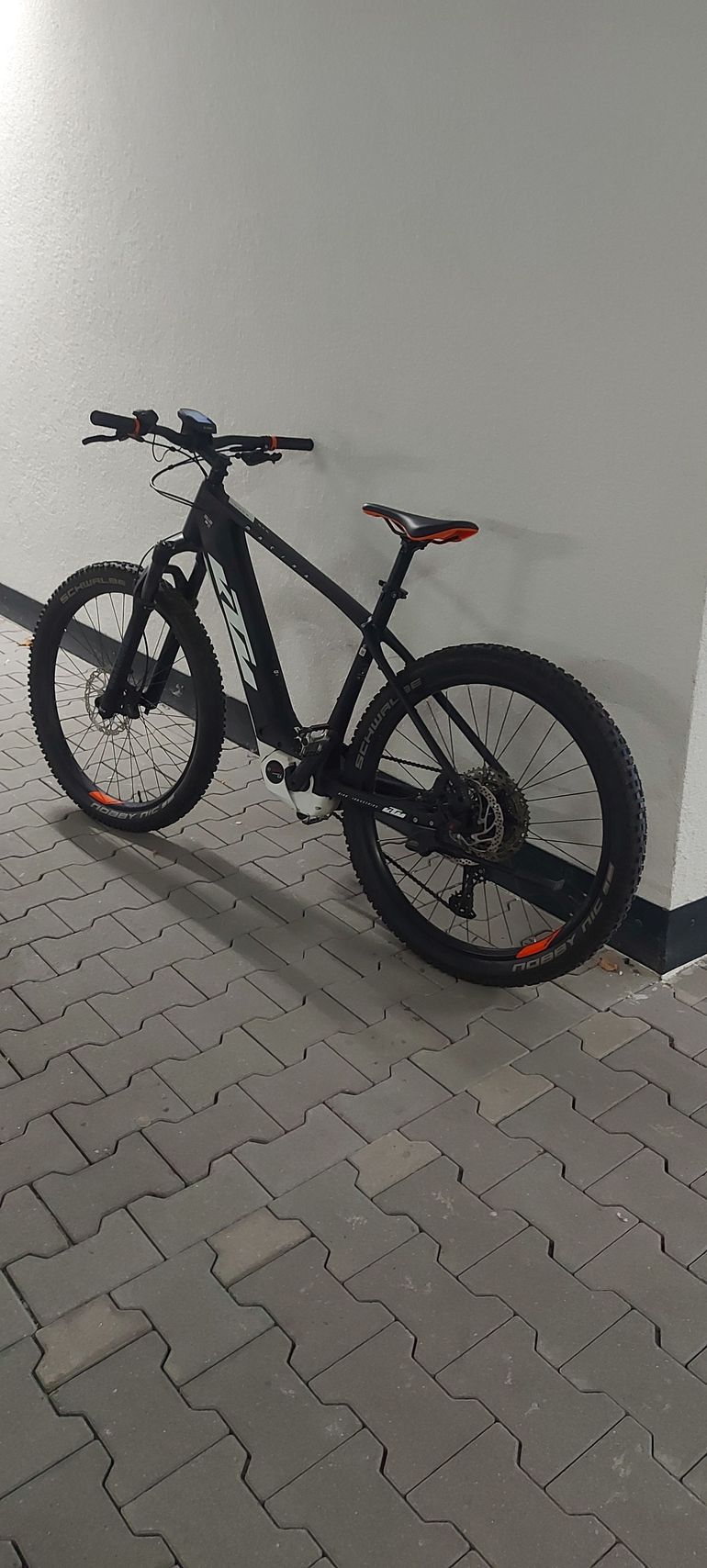 Brugt KTM MACINA TEAM 272 GLORIOUS 2021 2021 Mountainbike — billede 1 af 6