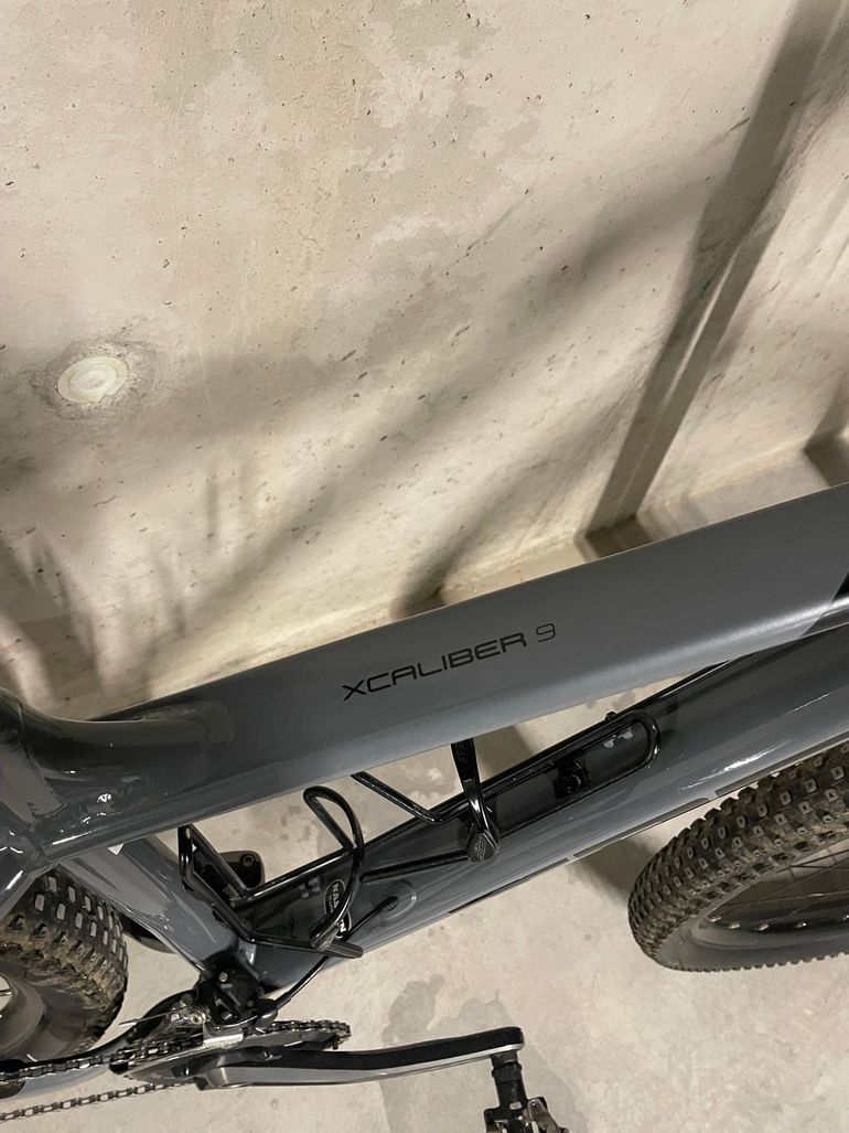 Used Trek X-Caliber 9 2019 2019 Mountainbike, Light Gray, 27.5, 29 — image 8 of 9