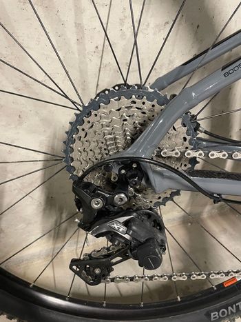 Used Trek X-Caliber 9 2019 2019 Mountainbike, Light Gray, 27.5, 29 — image 4 of 9