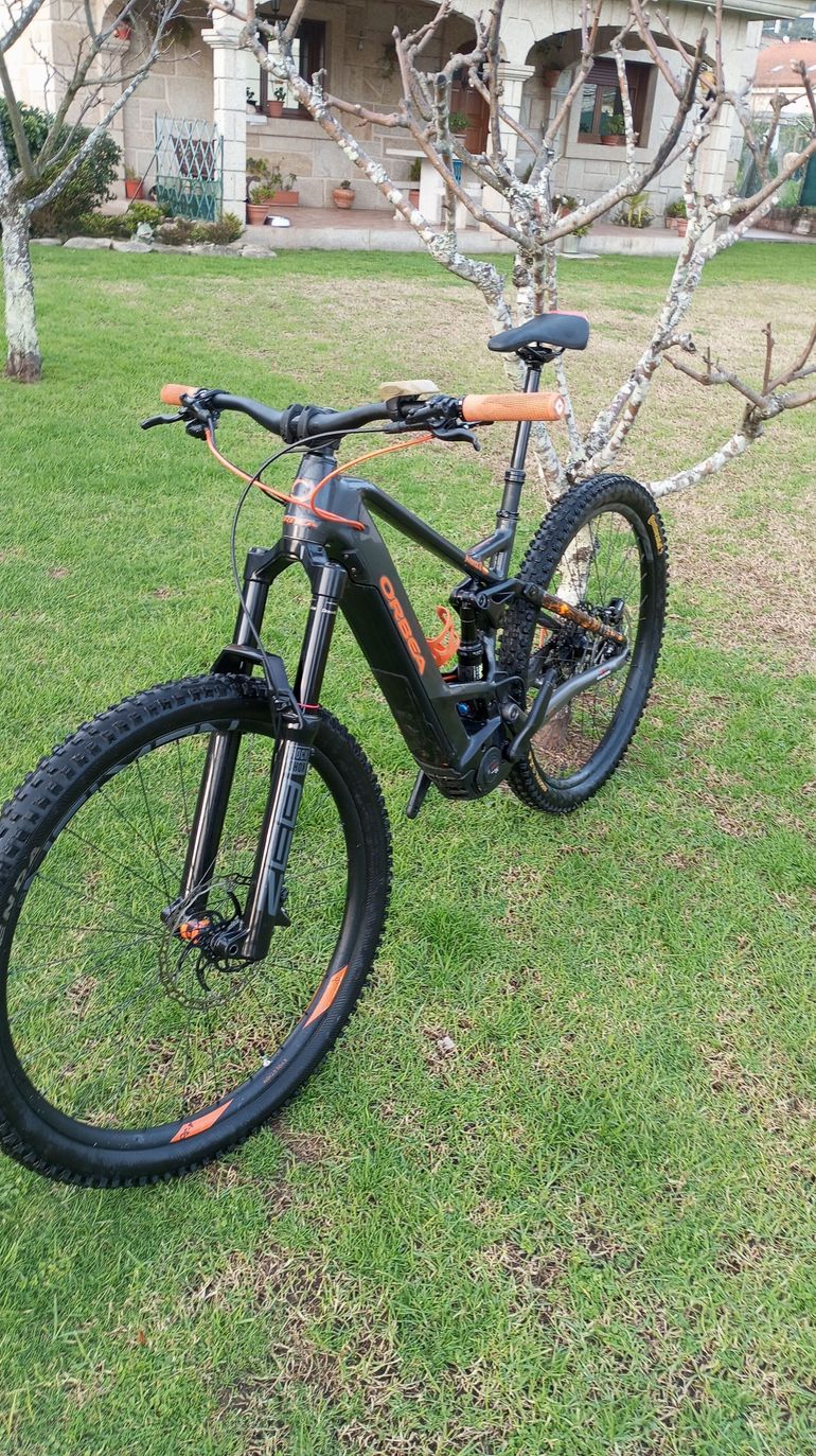 Used Orbea H20 2022 Mountainbike, Black — image 2 of 9