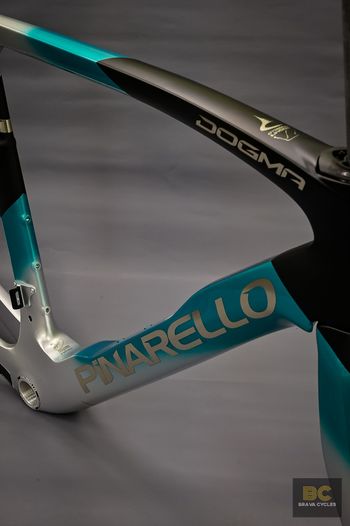 Gebrauchtes Pinarello Dogma F Frameset 2024 Road & Gravel, Grün — Bild 9 von 13