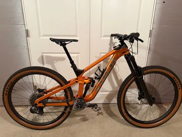 Used Trek Slash 9.8 GX 2022 MTB