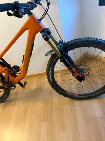 Tweedehands Santa Cruz Hightower XT / Carbon C / 29 2023 Mountainbike — afbeelding 3 van 7