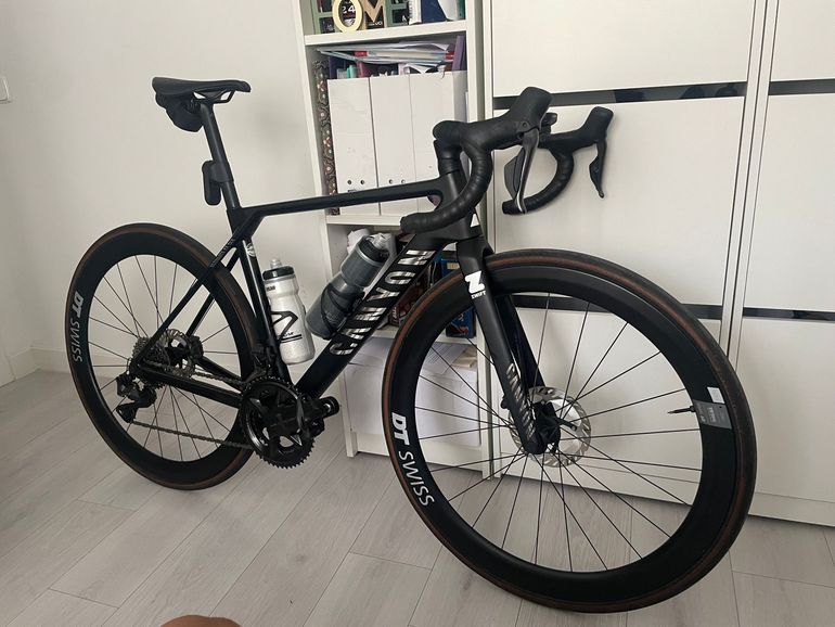 Brugt Canyon Ultimate CF SLX 8 Di2 2024 2024 Road & Gravel — billede 1 af 5