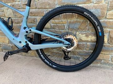 Scott Lumen eRIDE 900 TR 2024 2024 Mountainbike usato, Grigio chiaro — immagine 5 di 5
