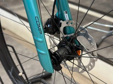 Used Bianchi Oltre Comp 105 Di2 2025 Road & Gravel, Blue — image 7 of 7